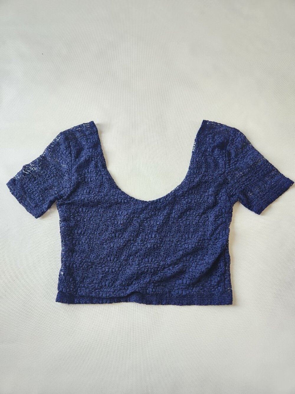 Forever 21 Women’s Medium Navy Blue Lace Crop Top Short Sleeve